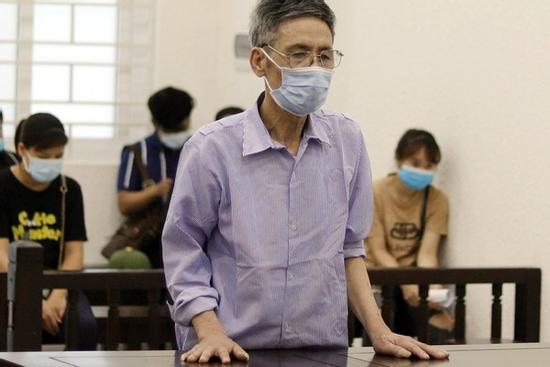 Bị mắng là 'đồ ăn bám', gã chồng hạ sát vợ bằng 20 nhát dao