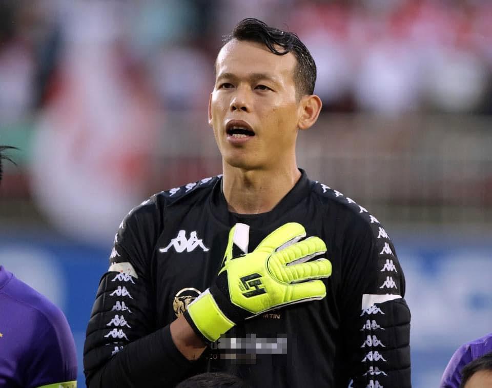 Đăng ảnh bán áo, Bùi Tiến Dũng bị mỉa mai tuổi già lên, tên mất hút-2