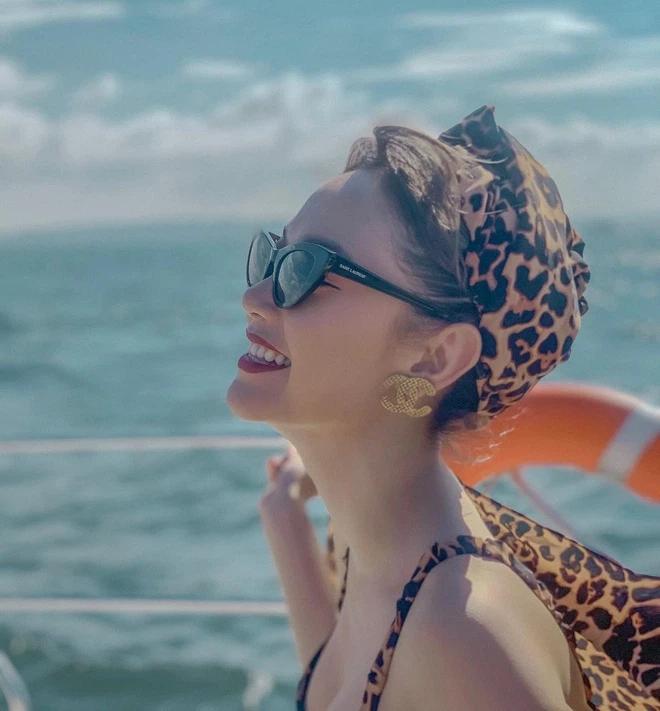 Minh Hằng có tới hàng tỷ mẫu kính râm, lại còn có cả tips che quầng thâm mắt!-2