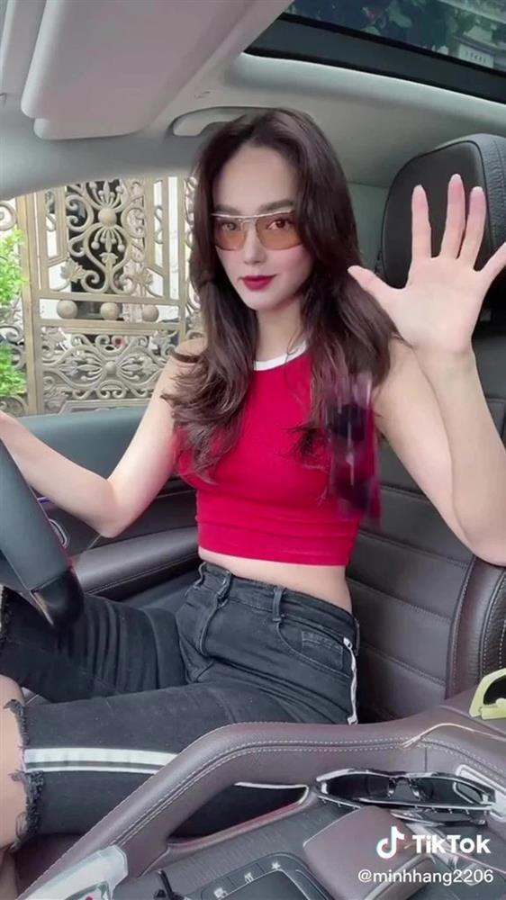 Minh Hằng có tới hàng tỷ mẫu kính râm, lại còn có cả tips che quầng thâm mắt!-8