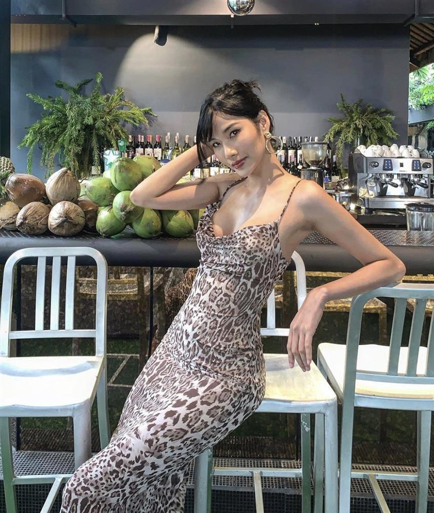 Hoàng Thùy chăm diện váy bó sát khoe vòng 1 dao kéo bức thở-7