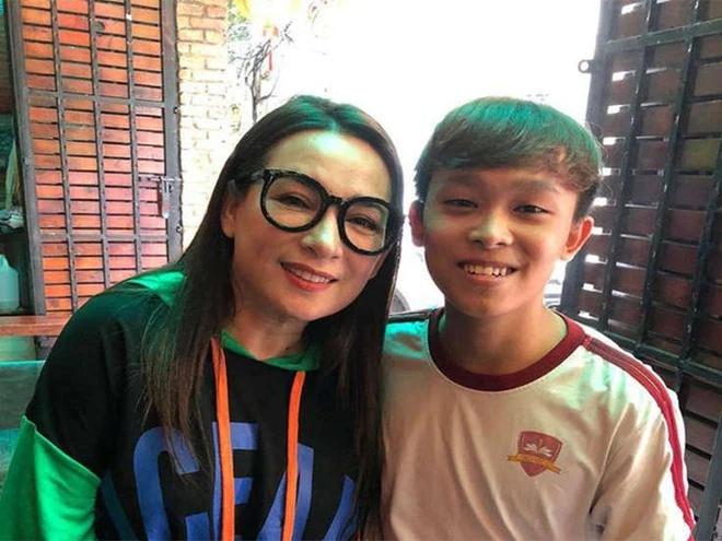 Vụ ồn ào giữa Hồ Văn Cường và Phi Nhung: Mẹ nuôi con hay con nuôi mẹ?-2