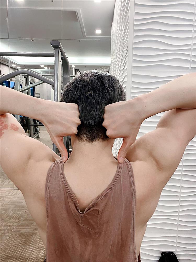 Body Noo Phước Thịnh 6 múi dồn 1, dân mạng ra tay cứu chữa-10