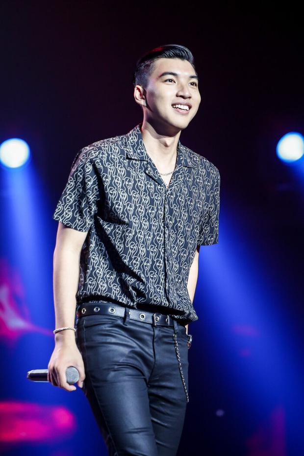 Lú vì quá nhiều Hiếu trong 1 bức ảnh, Văn Hậu được xếp HIEUTHUTU-5