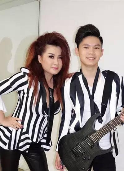 Con trai Bằng Kiều dậy thì tuổi 18 nhìn cao lớn không nhận ra-12