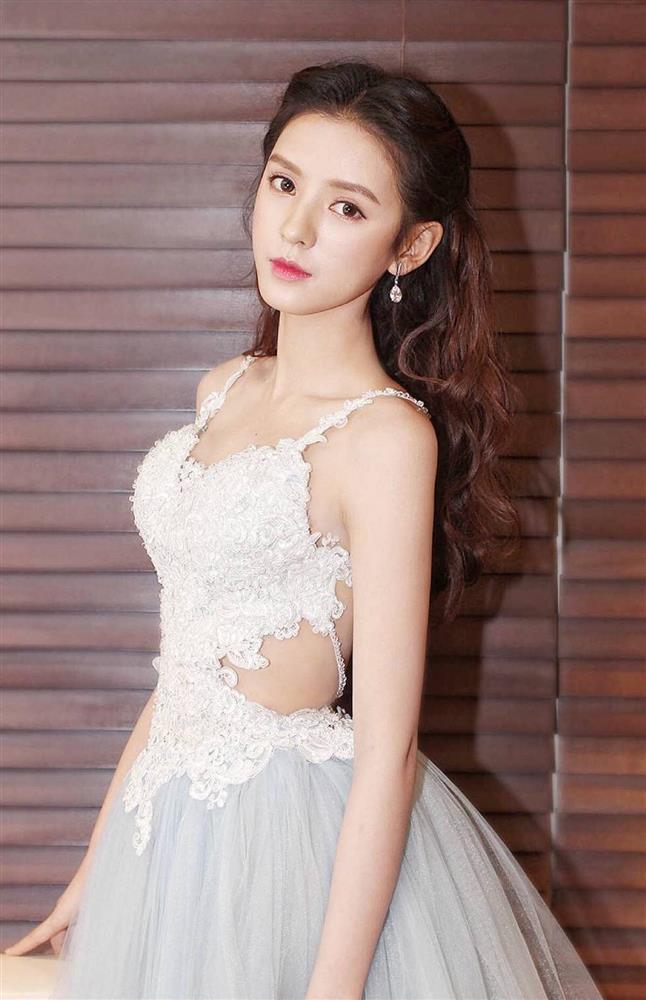 Nhan sắc bạn gái đẹp nhất của Vương Tư Thông-4