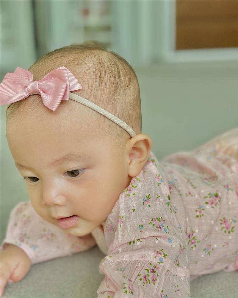 Kim Lý tắm cho con gái, Hồ Ngọc Hà: Đố ai sau này yêu được bà Lisa-8