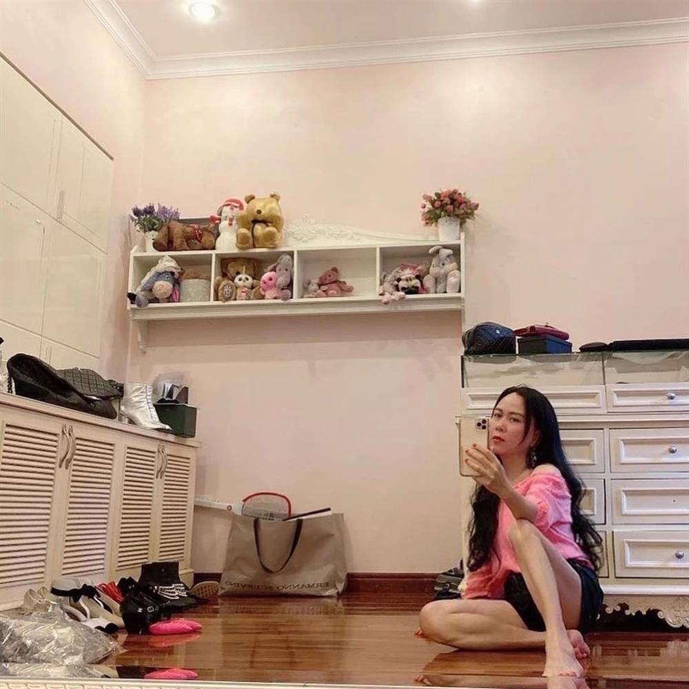 Xoài nhà Phượng Chanel to cỡ nào mà đập vỡ kính xe Mẹc dễ như bỡn?-22