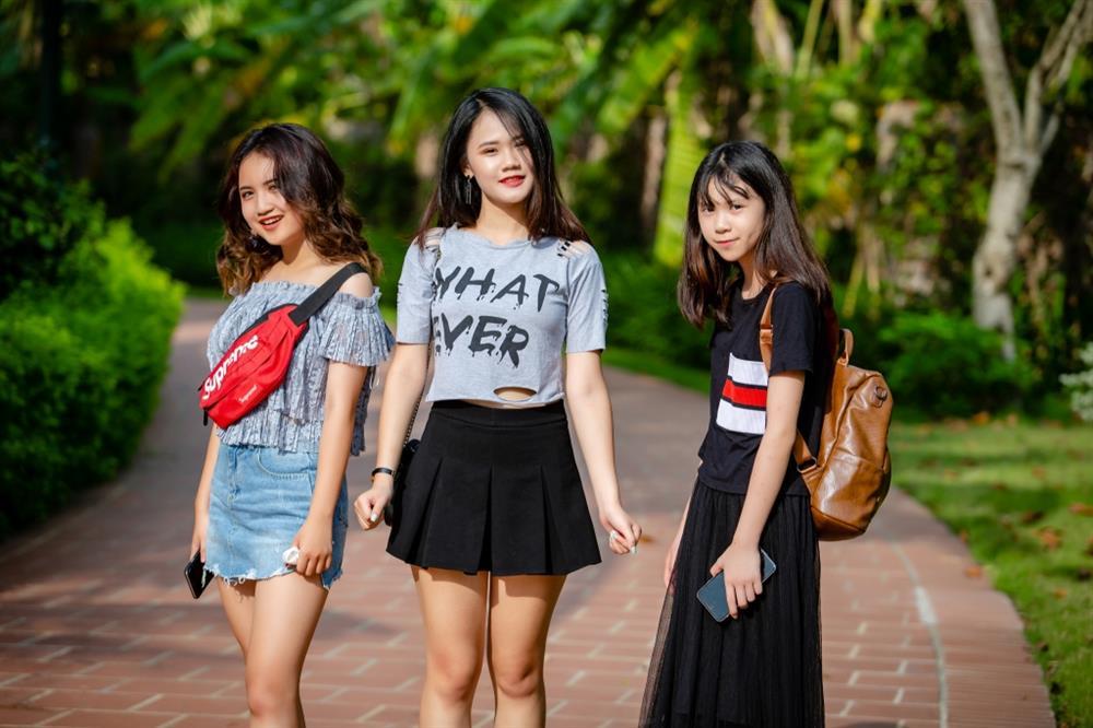 Tú Dưa giật mình khi bị nhầm thành chồng của con gái-4