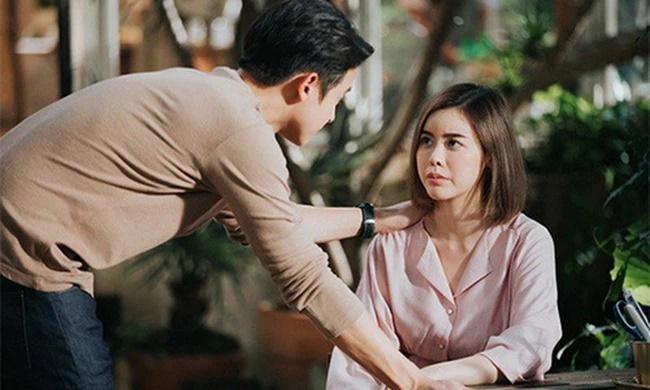 Mở két sắt thấy cục tiền cùng 1 phong bì, vợ bàng hoàng bí mật của chồng-2