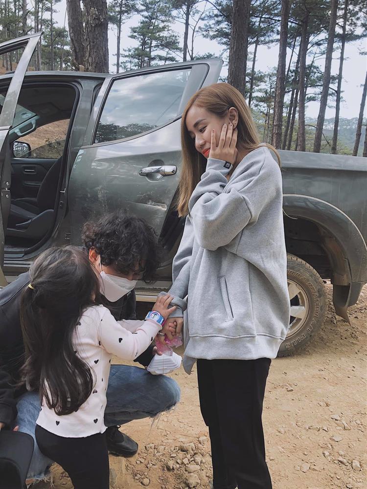 Cindy Lư đăng ảnh nóng bên Đạt G-3