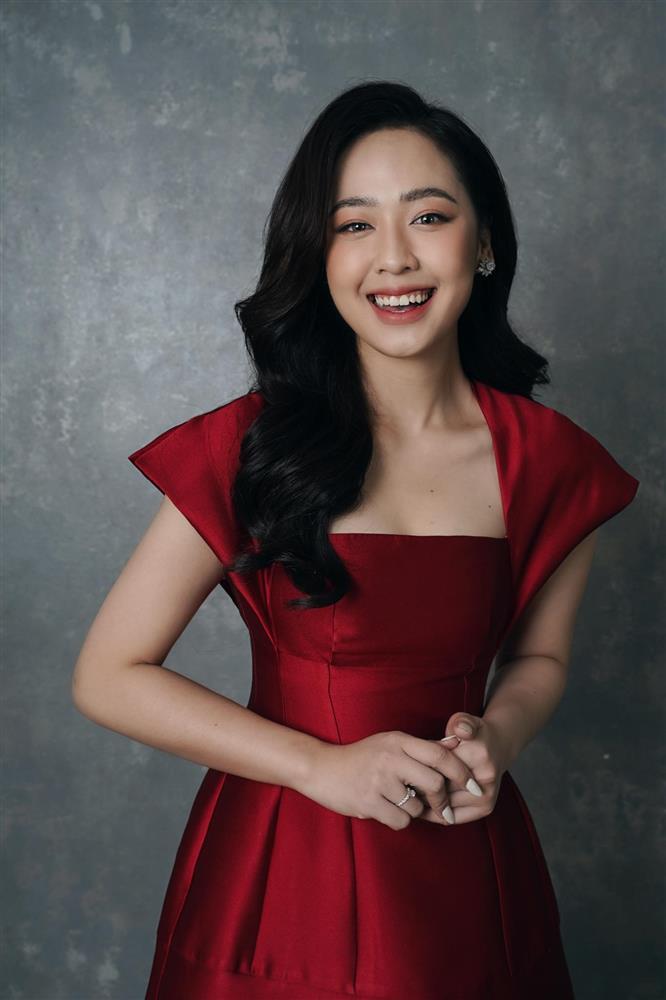 MC đình đám VTV được cầu hôn trên máy bay, bất ngờ profile nhà trai-5