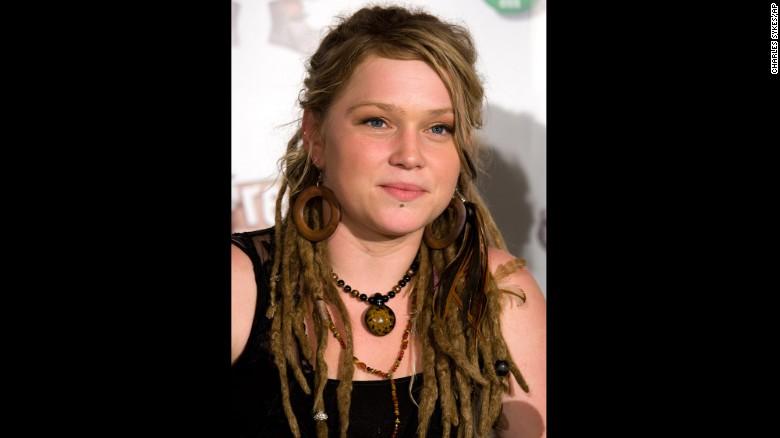 Dreadlocks là gì mà bị ném đá trong Penthouse 3? Hóa ra kiểu tóc từ thời cổ đại!-9