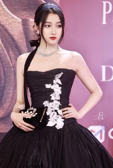 Diễn viên Trung Quốc bị ngược đãi ở phim trường-1