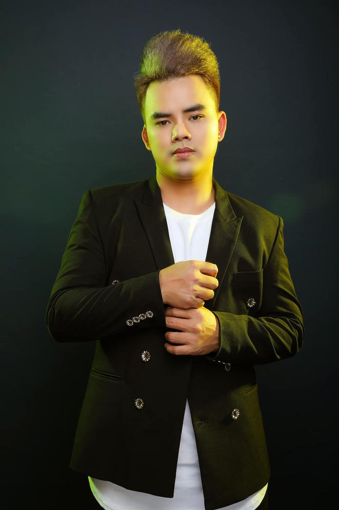 Lưu Chấn Long vạch mặt Quang Lê tốt lành gì, hát chùa cũng đòi 30 triệu-2