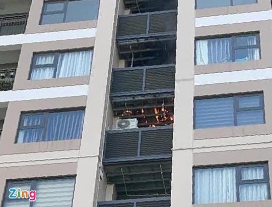 Cháy cục nóng điều hòa chung cư giữa nắng nóng 40 độ C-1