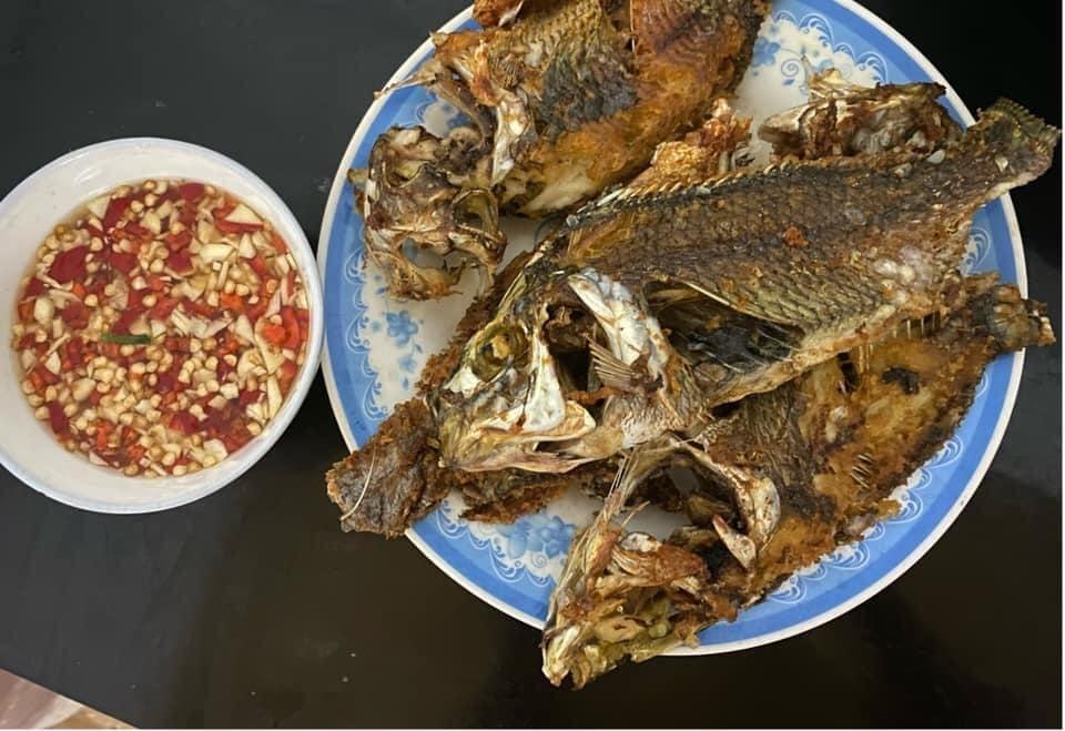 Mẹ chồng hất bát nước chấm mắng con dâu ích kỷ, con trai nói câu bà đỏ mặt-2