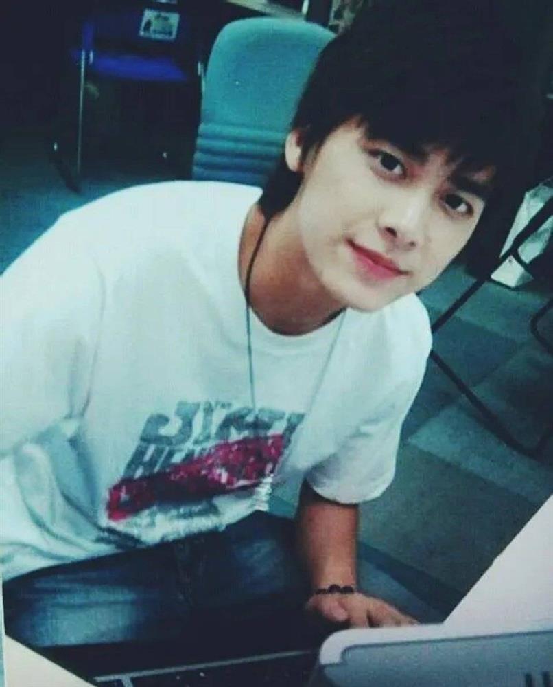 Lý Dịch Phong thời đi học phát khổ vì quá đẹp trai-1