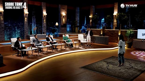 Nữ CEO xinh đẹp đi gọi vốn nhưng bị các Shark bật tơi bời-3