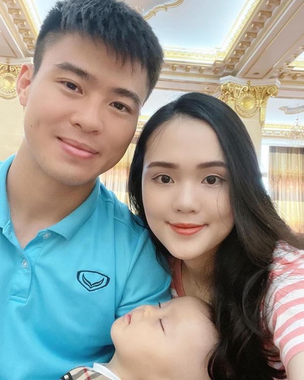 Đại chiến chiều vợ team cầu thủ: Người tặng đồ hiệu, người đóng phim vì bà xã-7