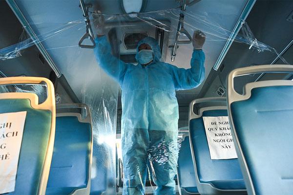 Vợ sốt, chồng chở đi khám phát hiện cả hai mắc Covid-19-3