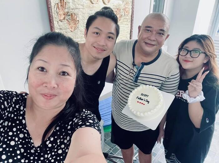 Hồng Vân khoe ảnh gia đình, quý tử đang du học Mỹ đẹp chiếm sóng-2