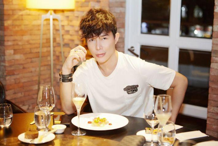 Nathan Lee muốn bịt mồm nữ giám khảo Next Top, người ấy là ai?-3