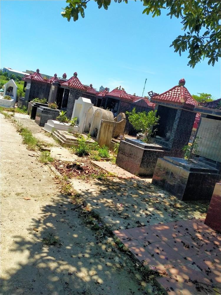 Đi giao đồ ăn, shipper khiếp vía khi đứng trước nhà chủ-3