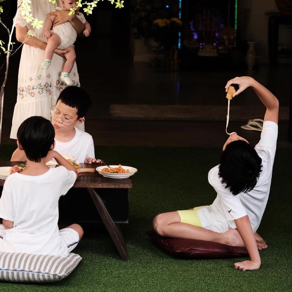 Mãn nhãn tiệc sinh nhật nhiệt đới của con cả Hồ Ngọc Hà-11