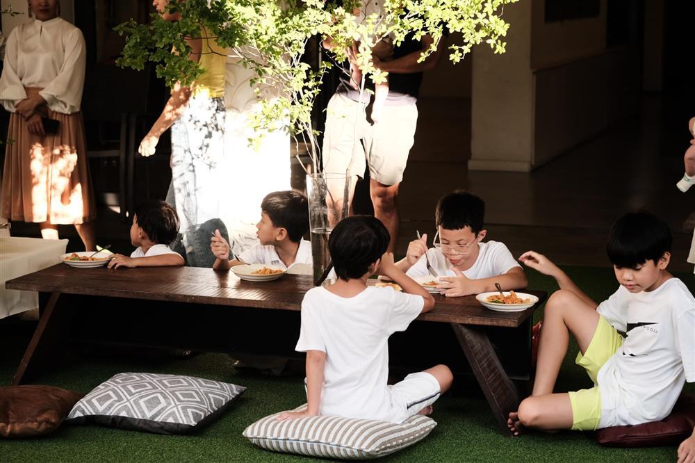 Mãn nhãn tiệc sinh nhật nhiệt đới của con cả Hồ Ngọc Hà-8