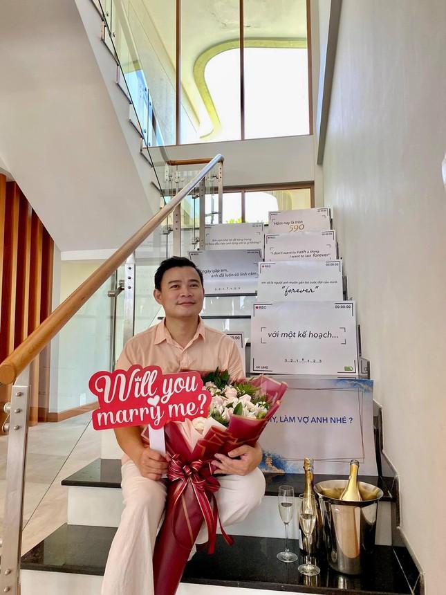 Vẻ gợi cảm của nàng BTV được CEO hơn 16 tuổi cầu hôn trên máy bay-4