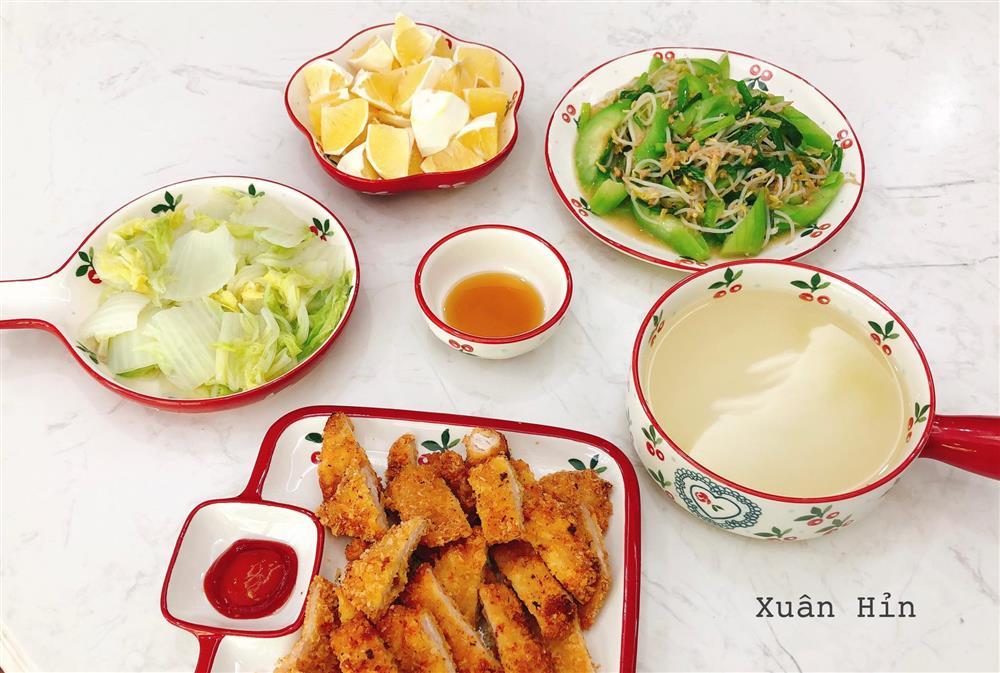 9x đảm đang với loạt mâm cơm đẹp mắt, vừa được ăn ngon lại tiện cho việc sống ảo-13