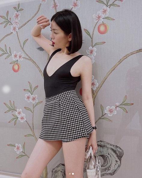 Lệ Quyên gây khó hiểu với ảnh zoom vào vòng 1 xập xệ thả rông-4