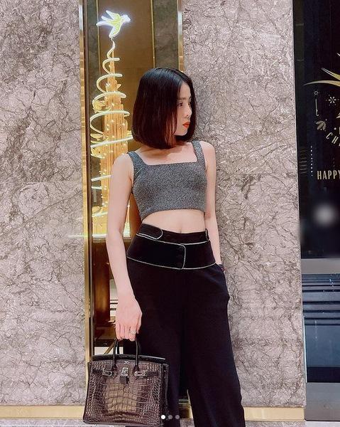 Lệ Quyên gây khó hiểu với ảnh zoom vào vòng 1 xập xệ thả rông-8