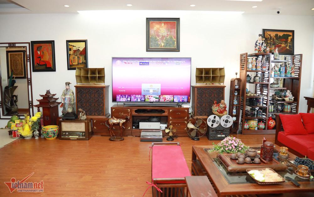 Gia thế toàn thứ dữ của nữ MC và ông chú triệu đô đình đám MXH-4