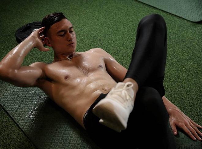 Đặng Văn Lâm gia nhập đại hội khoe múi sầu riêng, xa mặt không cách lòng-3