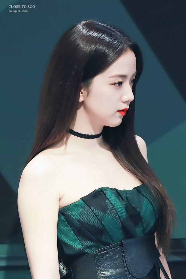 Loạt ảnh góc nghiêng của Jisoo BlackPink chứng minh chiếc mũi đẹp sẽ quyết định nhan sắc-6