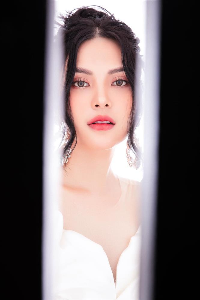 Lily Chen khẳng định chủ quyền giữa drama bị cô Trinh giật bồ-5