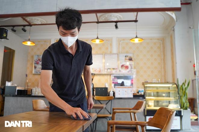 Hàng loạt quán cà phê mở cửa trở lại sau khi TP Hà Nội nới lỏng lệnh cấm-3