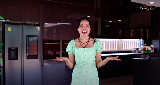 Angela Chu được chồng tỷ phú tặng bếp 3,7 tỷ trong villa 10 triệu đô-4