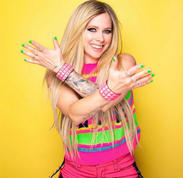 Avril Lavigne sau 20 năm, nhan sắc muốn lập kỷ lục hack tuổi thế giới?-7