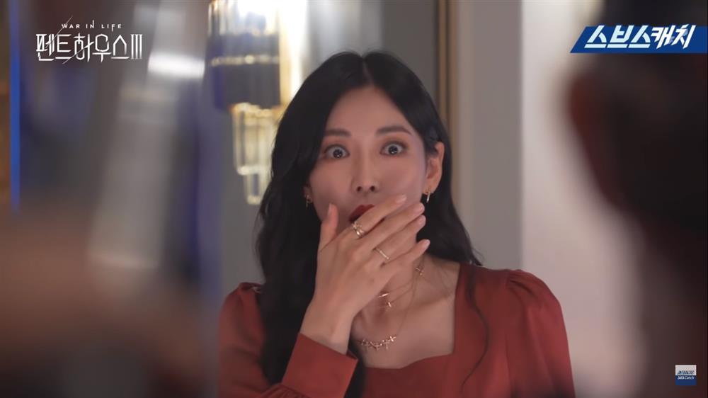 Hậu trường Penthouse 3 tập 3: Dượng Tê thương nhớ Shim Soo Ryeon từ phim ra đời-8