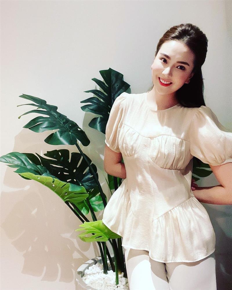 4 mỹ nhân Việt có style công sở chuẩn thanh lịch-12