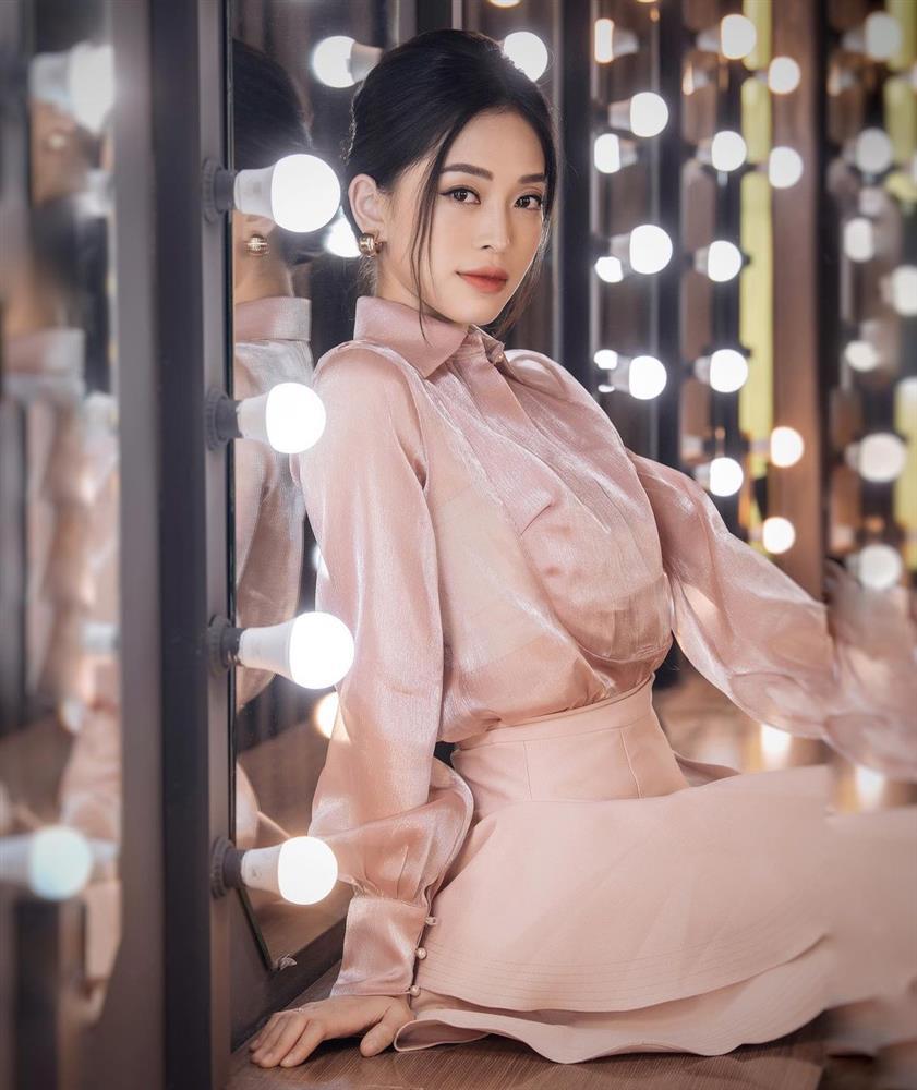 4 mỹ nhân Việt có style công sở chuẩn thanh lịch-7