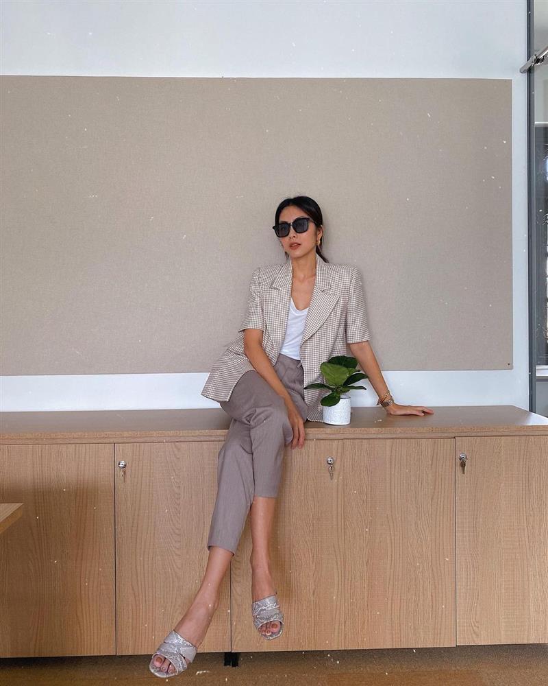 4 mỹ nhân Việt có style công sở chuẩn thanh lịch-18