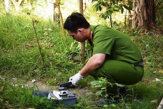 Nguyên phó công an huyện tử vong trong tư thế treo cổ