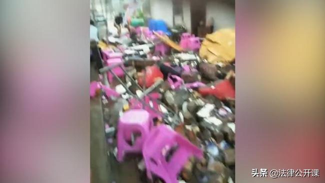 Tiệc cưới đang vui thì bức tường đổ sập, 9 người chết tại chỗ-2