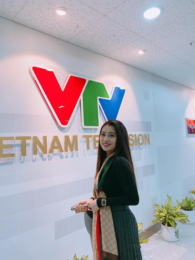 Chị Ong Vàng của 10 Vạn Câu Hỏi Vì Sao: Giờ đã trưởng thành, tốt nghiệp trường đỉnh-3