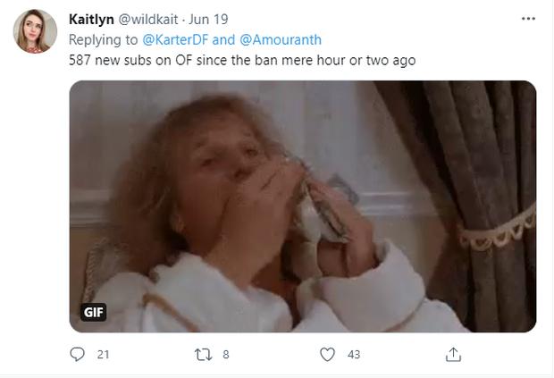 Bị cấm kênh, nữ streamer bất ngờ kiếm bộn tiền nhờ việc bán ảnh 18+-2