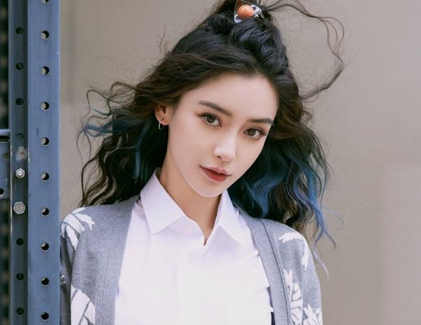 Địch Lệ Nhiệt Ba, Angelababy đối đầu các dự án đình đám-6